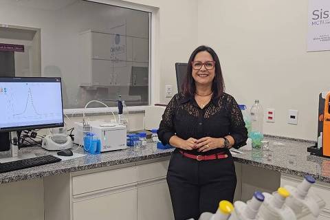 A pesquisadora em farmácia Eliana Martins Lima, professora doutora da UFG (Universidade Federal de Goiás), quem criou a formulação que evita a overdose; ela trabalha com nanopartículas há trinta anos